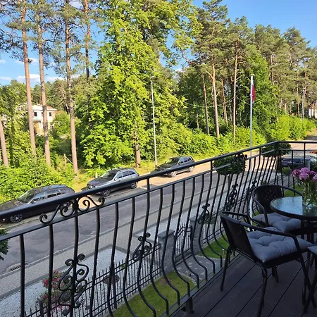 Z Widokiem Na Dom Oficera