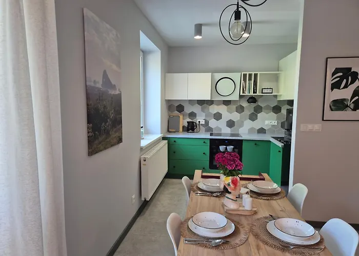 Z Widokiem Na Dom Oficera *