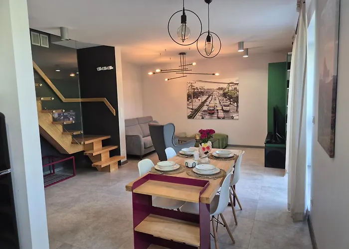 Z Widokiem Na Dom Oficera *