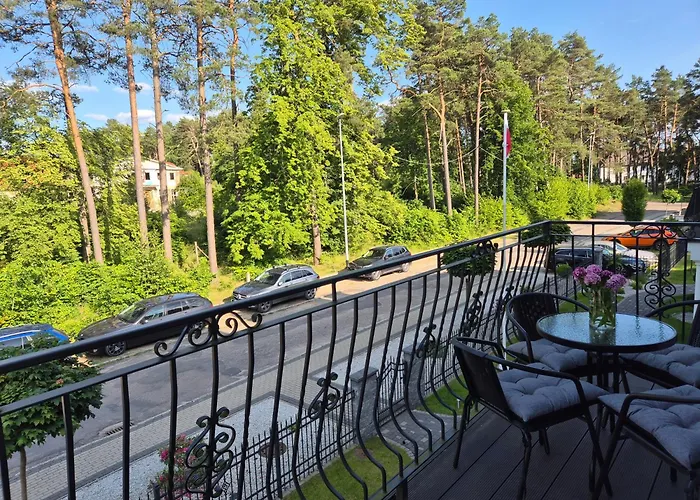 Z Widokiem Na Dom Oficera